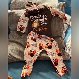 Baby Thanksgiving little turkey outfit size 80 (12 months).
